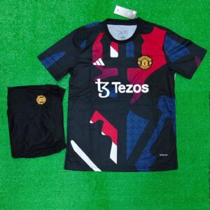 Manchester United training kit 24-25 jersey and shorts